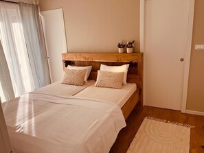 Iron/ironing board, WiFi, bed sheets - *NEW*Exclusive country house with flair in Dalmatia. Ideal for friends and families! (Umljanovići)