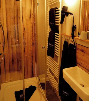 Hair dryer, towels, soap, shampoo - Elbquartier AltesLand - Apartment 2 (Hollern-Twielenfleth)