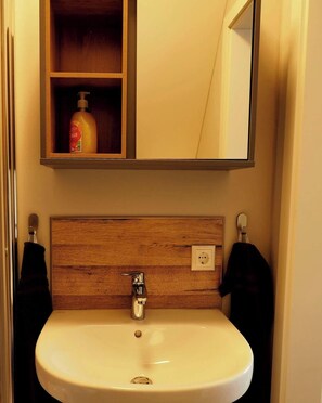 Hair dryer, towels, soap, shampoo - Elbquartier AltesLand - Apartment 8 (Hollern-Twielenfleth)