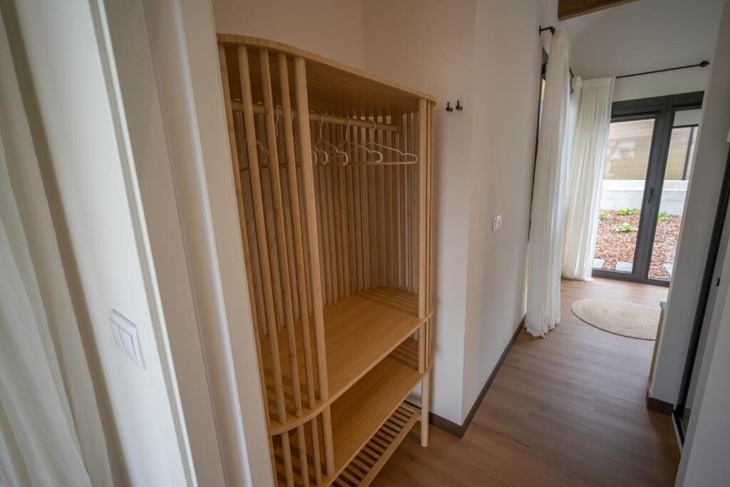 Apartamento, vistas parciales al mar | Interior