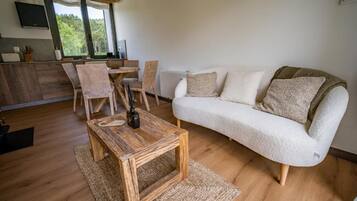 Leilighet, sjøutsikt | Oppholdsområde