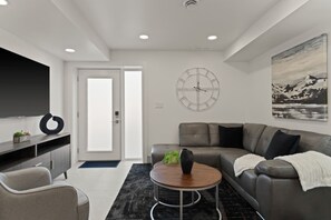 Living area - Luxury Side by Side Lakeview Condos (Leamington)