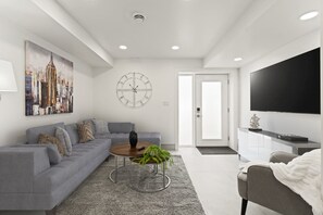 Living area - Luxury Side by Side Lakeview Condos (Leamington)