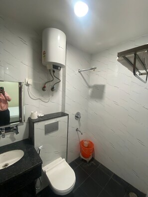 Bathroom - Hotel Air Admire - IGI Airport Delhi (New Delhi)