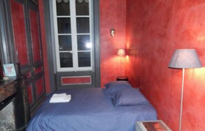 Iron/ironing board, Internet, bed sheets - 100 m² apartment in the heart of LYON - Free private parking - 3 beds (160/140). (Lyon)