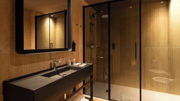 Doppelzimmer, Terrasse | Badezimmer
