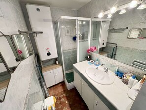 Bathroom - Studio cabin, parking, sea view - 4 guests (Cap d'Agde)