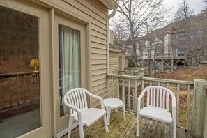 Property grounds - Shenandoah Villas One Bedroom Townhome (Mc Gaheysville)