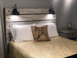 Room - Louisville's Central "Lilly Pad" (Louisville)