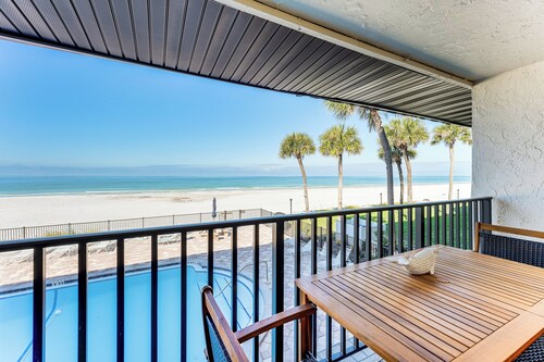 Beachfront! Indian Rocks Beach Condo w/ Balcony