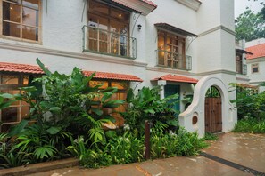 Exterior detail - ELIVAAS Amayah Rasa 4 BHK Villa (Assagao)