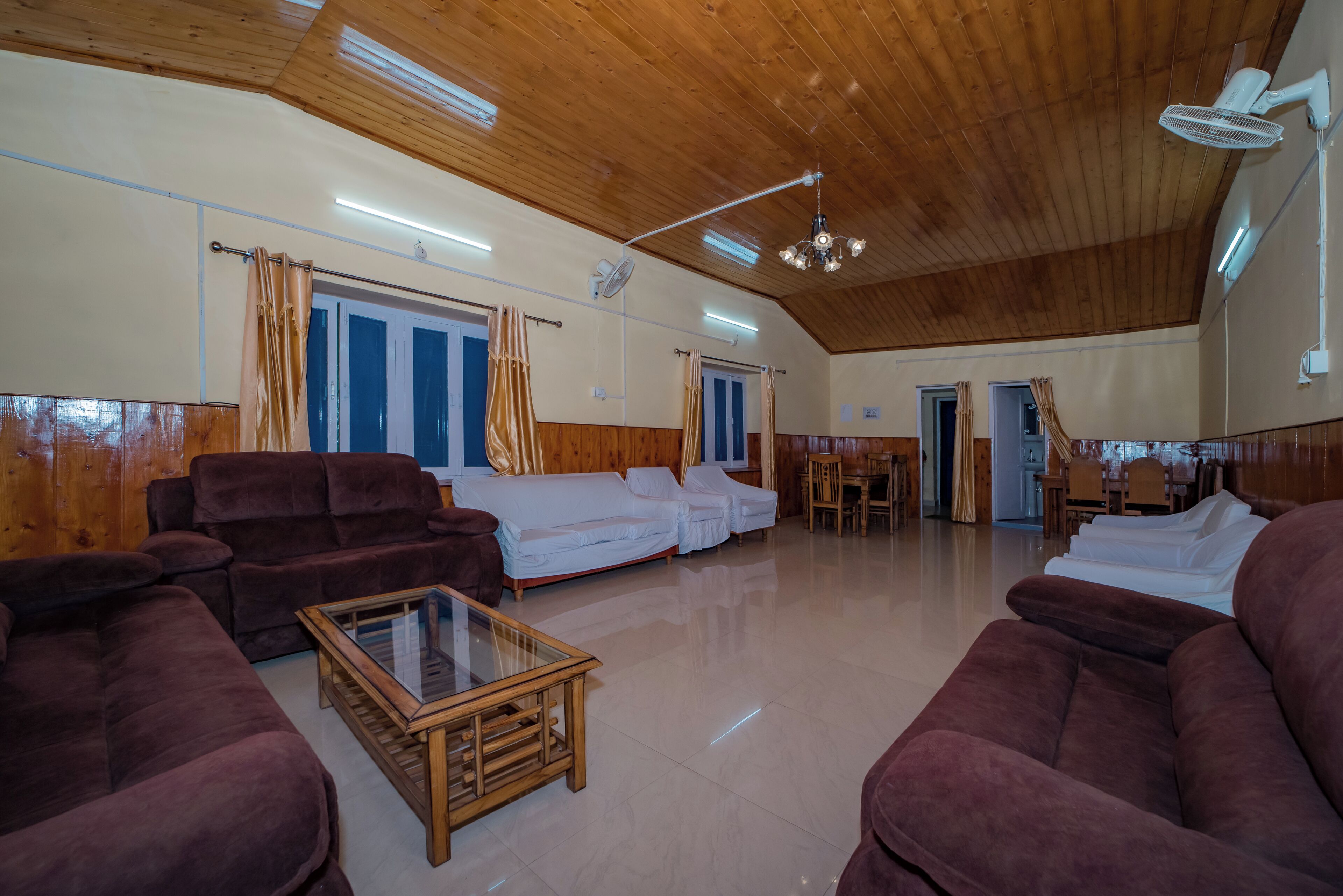 Deluxe Double Room | Living area