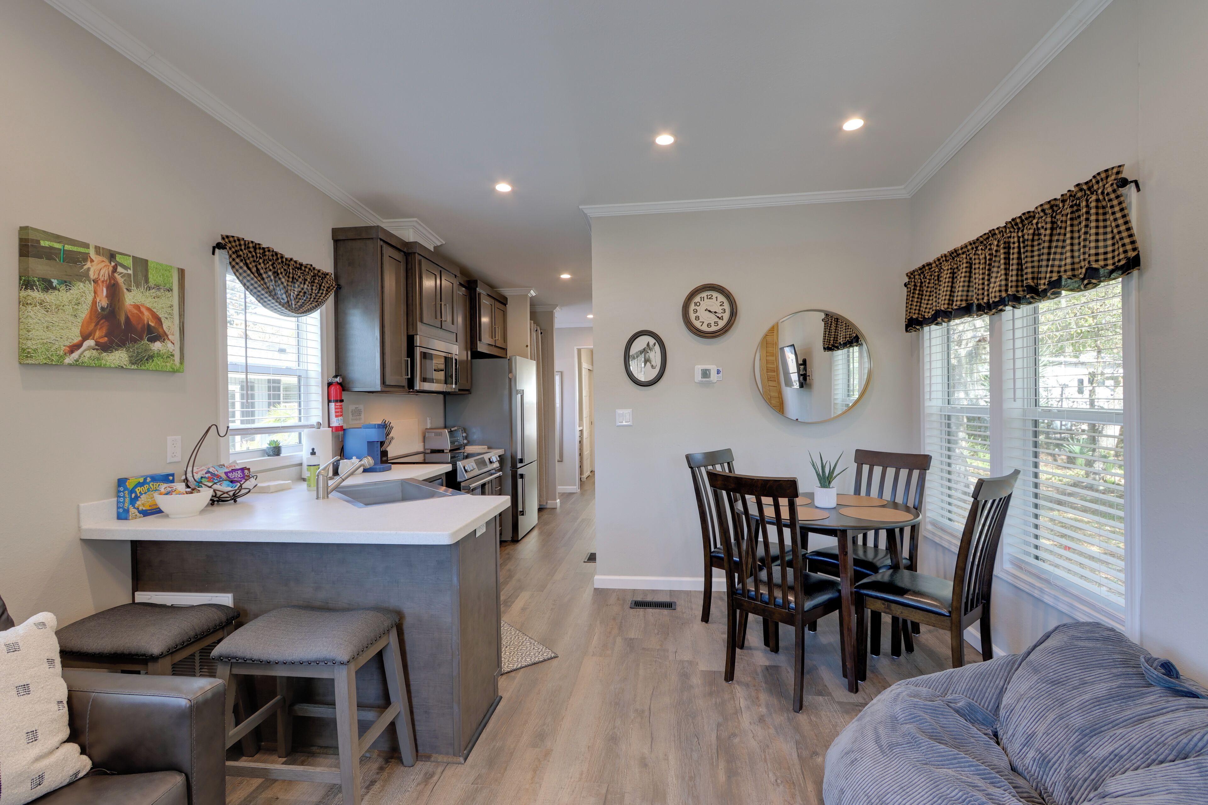 House (2 Bedrooms) | Interior