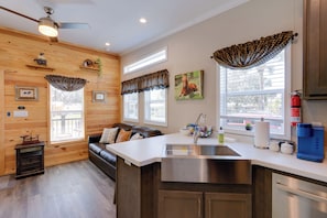 House (2 Bedrooms) | Interior