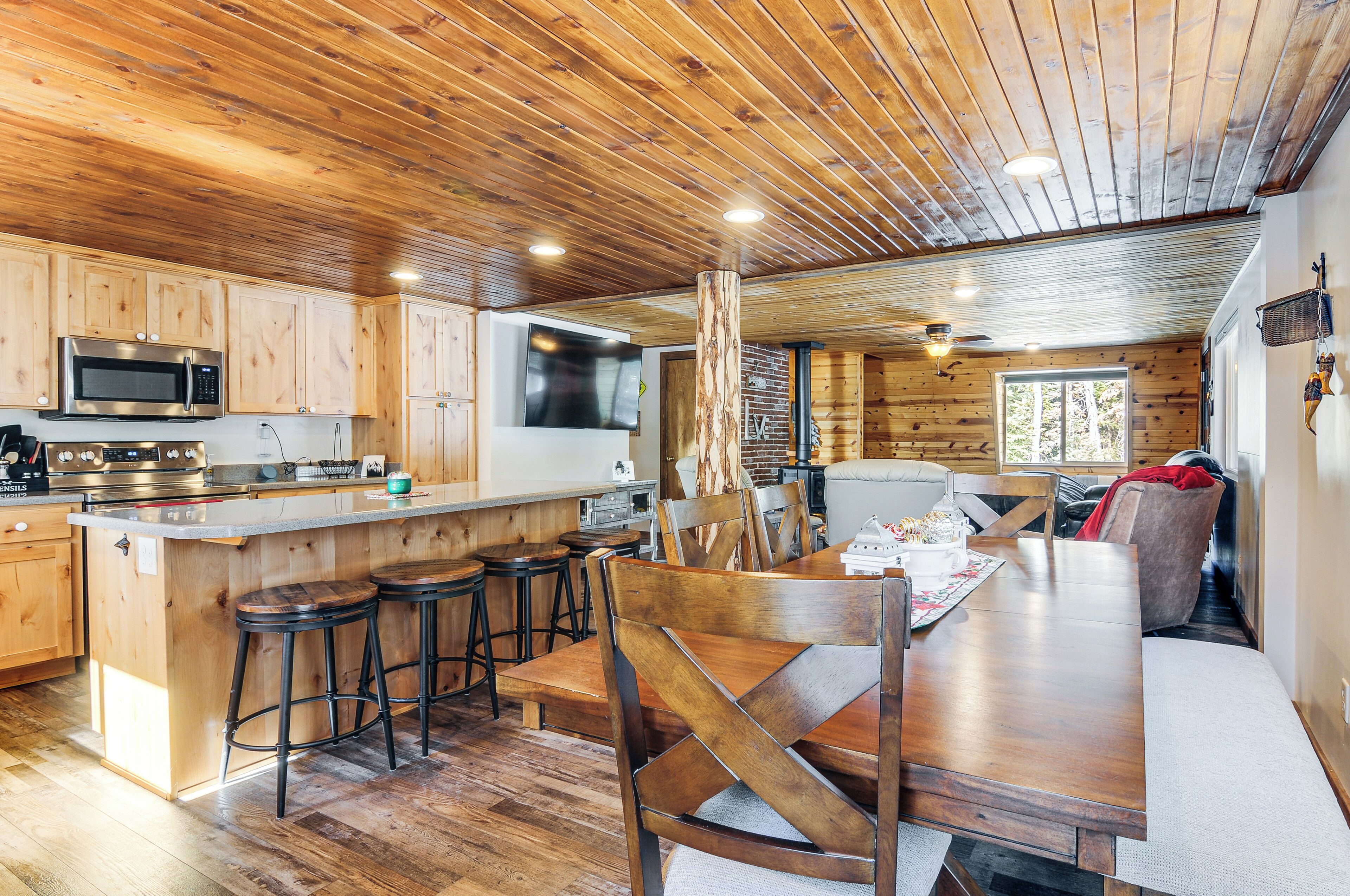 House (3 Bedrooms) | Interior