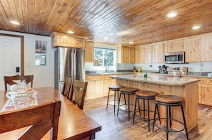 Interior - Nature Lovers Retreat! Family Duck Creek Cabin (Duck Creek Village)