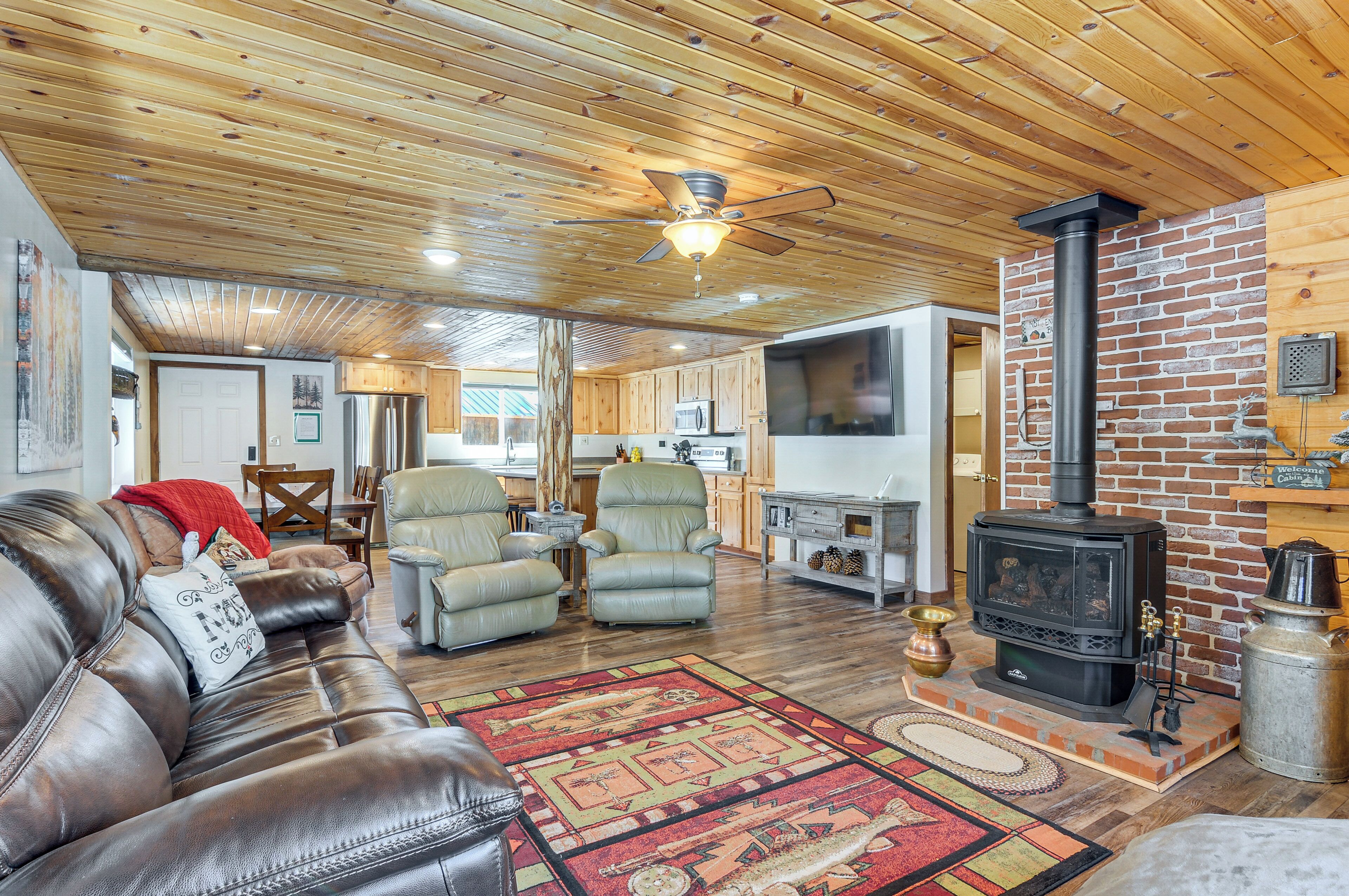 House (3 Bedrooms) | Interior