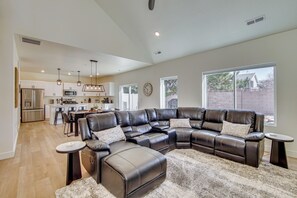 アパートメント (5 Bedrooms) | 施設の正面