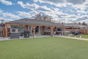 Interior - 2 Mi to Reno Convention Center: Modern Home + Yard (Reno)