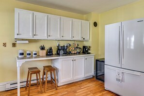 House (4 Bedrooms) | Interior - River Fishing & Scenic Hikes! Group Stay in Durbin (Durbin)