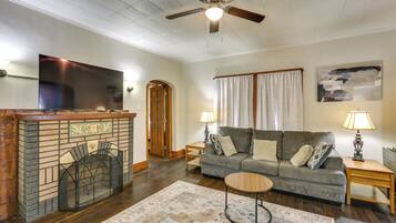 House (5 Bedrooms) | Interior