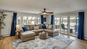 House (5 Bedrooms) | Interior