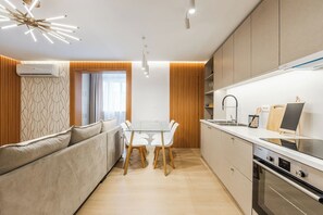 Fridge, oven, stovetop, coffee/tea maker - Urban Chic Apartment | Terrace & View by PikHost (Tiranë)