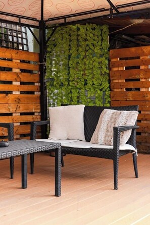 Terrace/patio - Urban Chic Apartment | Terrace & View by PikHost (Tiranë)