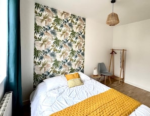 1 chambre, fer et planche à repasser, accès à Internet, literie fournie