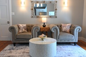 Living area - Gorgeous Mystic Colonial: Pool + Indoor Sauna (Groton)