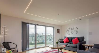 Square Green (No 15) | Balcony