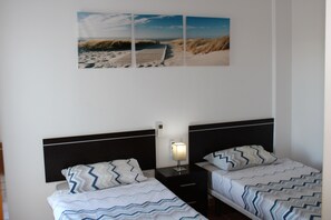 Iron/ironing board, free WiFi, bed sheets