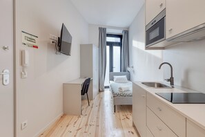 Room - Vrbo Property (Porto)