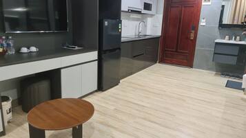 Family Studio, Balcony | Private kitchen