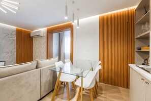 House - Urban Chic Apartment 1BR With Terrace View (Tirana)
