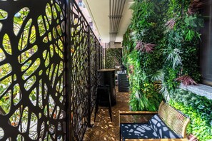 Property grounds - ISLAND GARDEN DESIGN HOUSE (Milano)