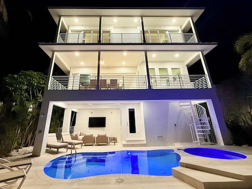 Drift House · 6 King Suites · Dual Masters