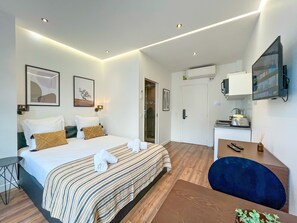 Iron/ironing board, free WiFi, bed sheets - UrbanFlat 208 - 249 Saint Denis (París)