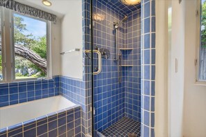 Shower, hair dryer, towels - 4066 Green Breakers - Ocean Front On Carmel Point (Carmel)