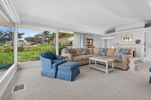 TV - 4066 Green Breakers - Ocean Front On Carmel Point (Carmel)