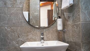 Deluxe-huvila, parveke | Kylpyhuone