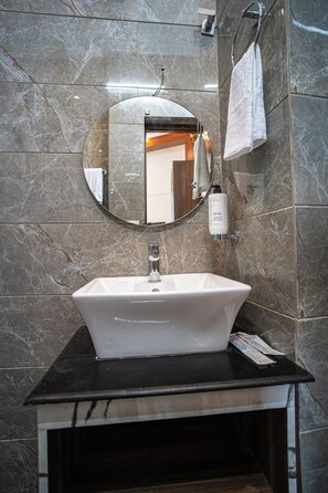 Deluxe-huvila, parveke | Kylpyhuone