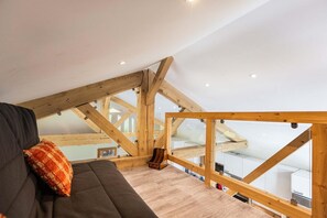 Apartment | Living room - Chalet in Paradiski With Spa & Stunning Views (Peisey-Nancroix)