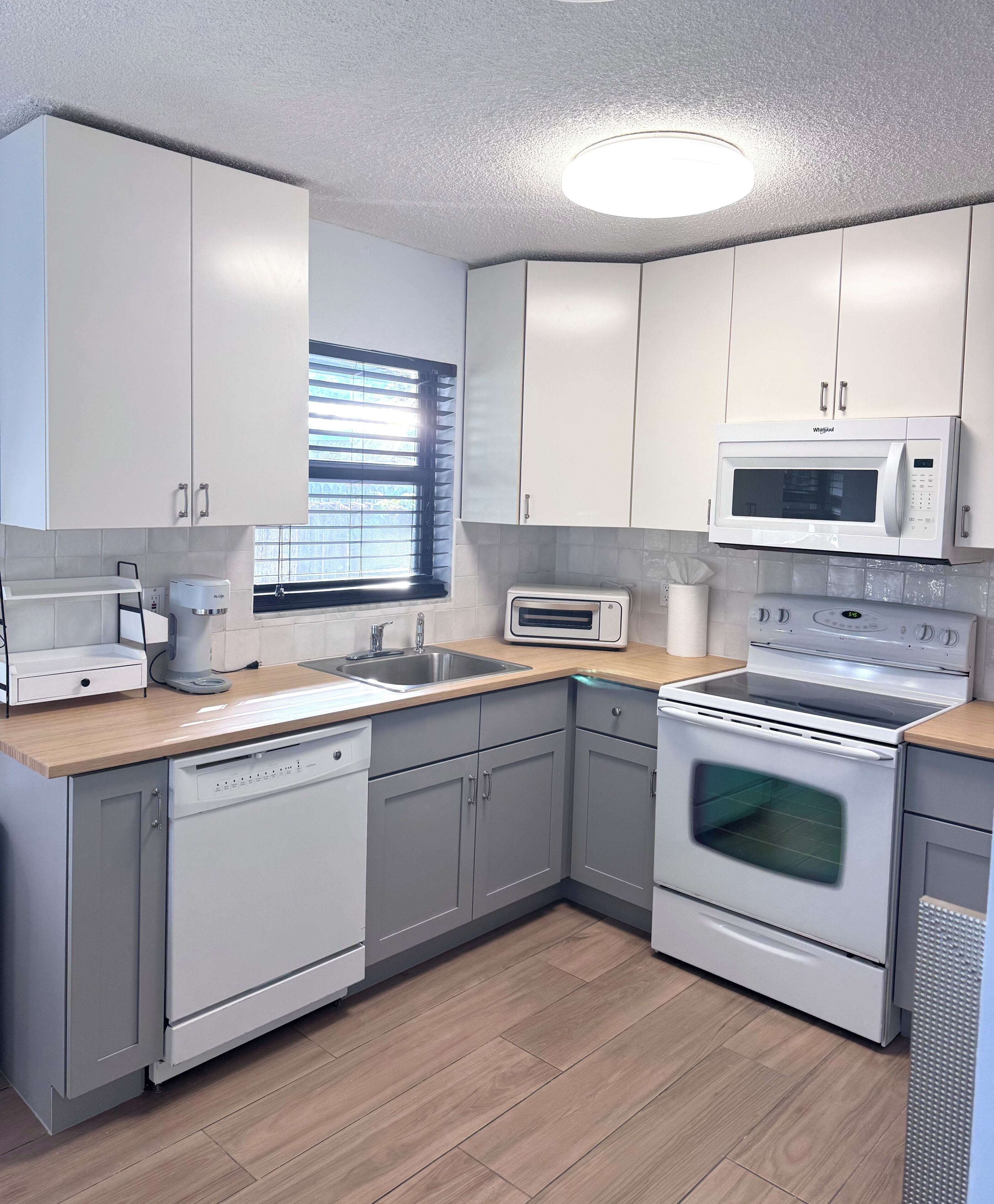 Microwave, oven, stovetop, dishwasher