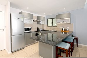Apartment, Smoking - 5th Floor - 3 Bed City Center Central and Spacious (Cape Town)