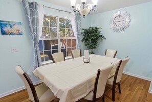 Dining - 3br Savannah Home Sleeps 5 Near Historic District 3 Bedroom Home (Savannah)
