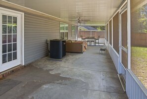Terrace/patio - 3br Savannah Home Sleeps 5 Near Historic District 3 Bedroom Home (Savannah)