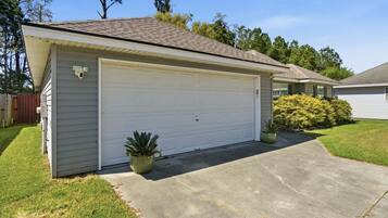 House, 3 Bedrooms | Exterior