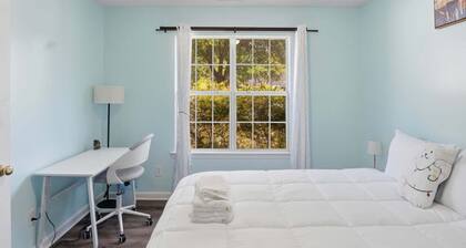 3br Savannah Home Sleeps 5 Near Historic District 3 Bedroom Home