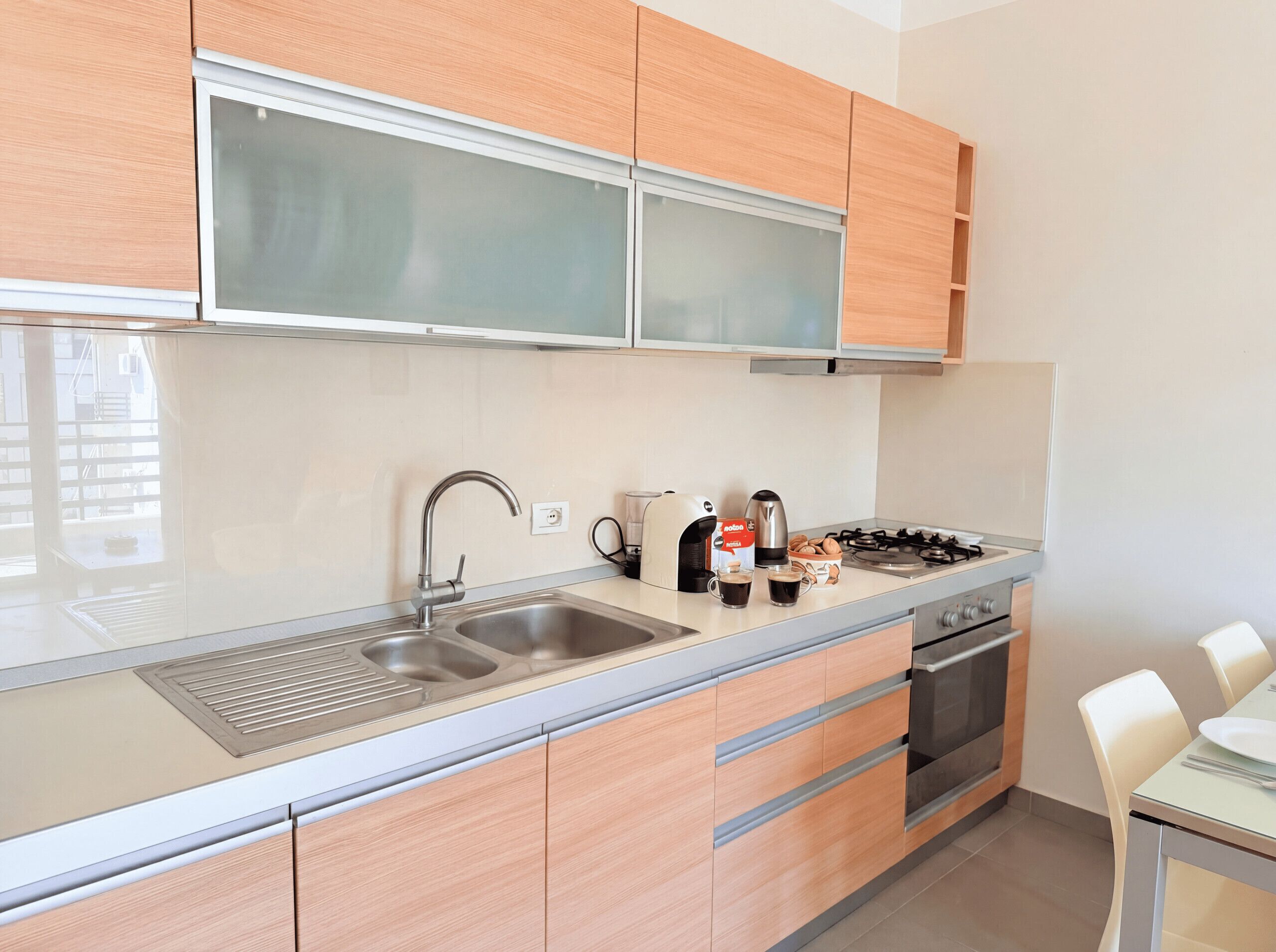 Fridge, microwave, oven, coffee/tea maker